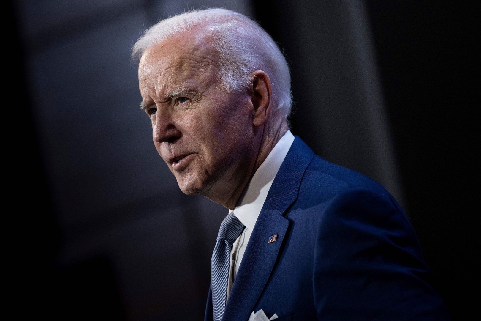 Joe Biden's approval rating on the economy stagnates despite slowing ...