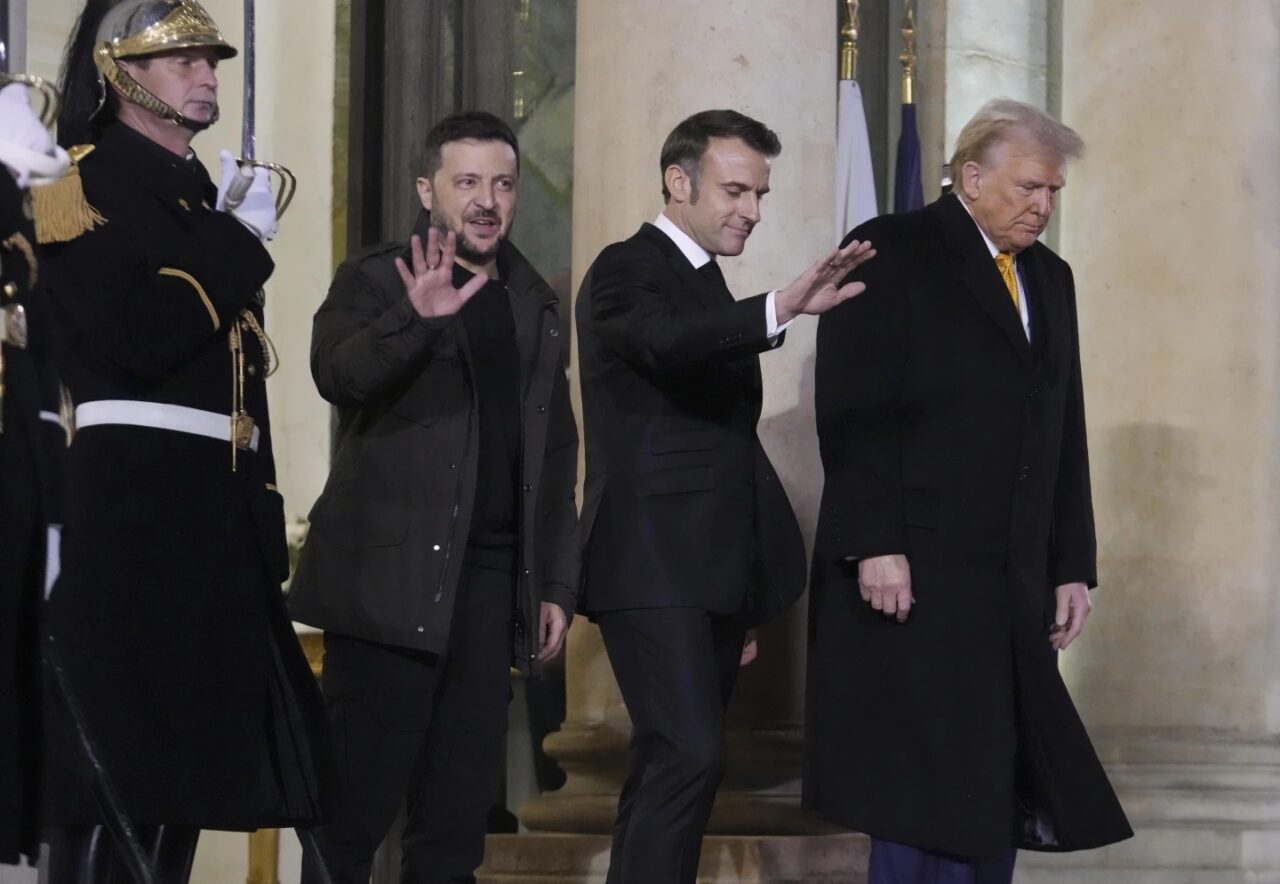 Volodymyr-Zelenskyy-Emmanuel-Macron-Donald-Trump-1280x884.jpg