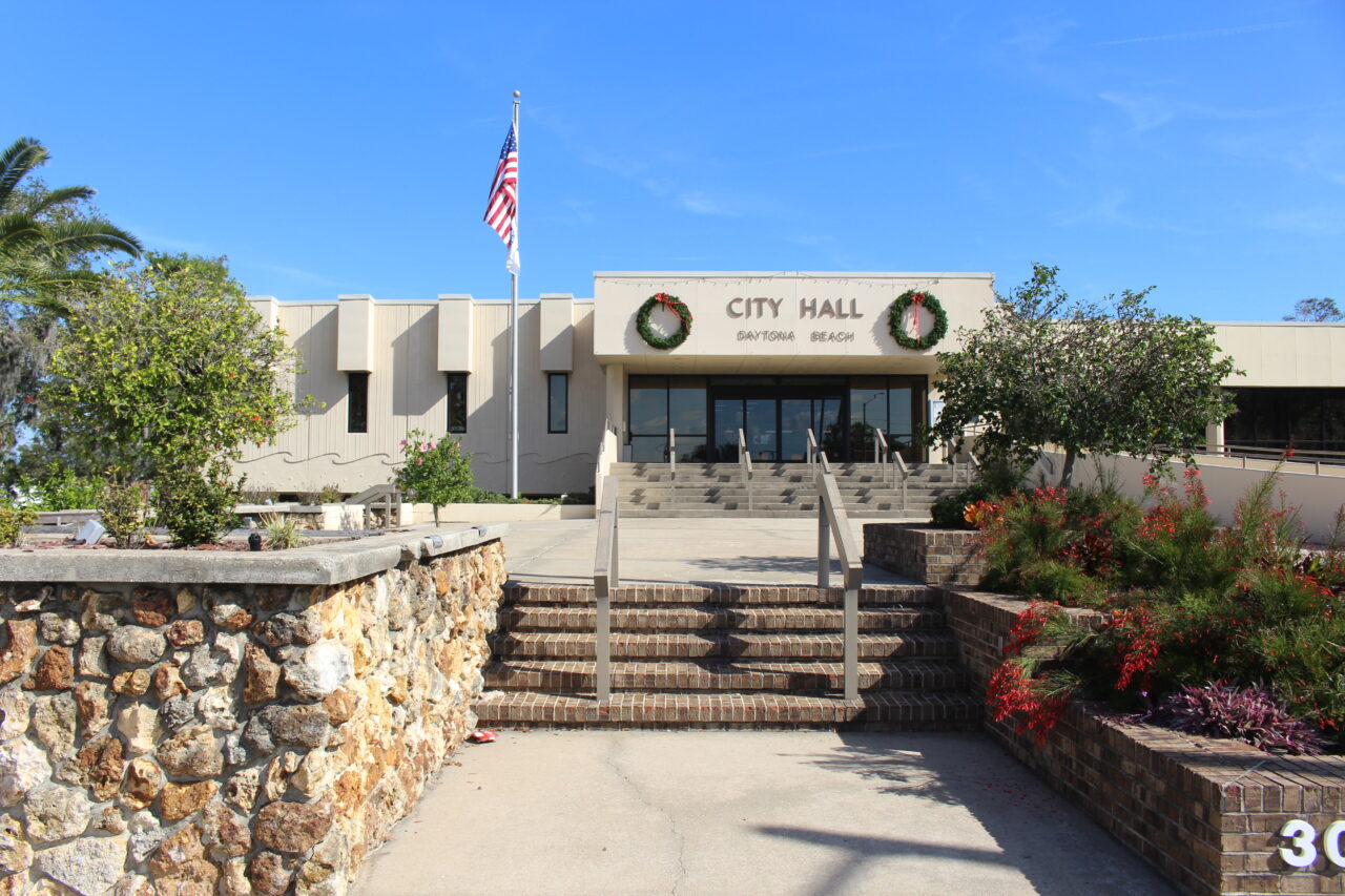 Daytona_Beach_city_hall