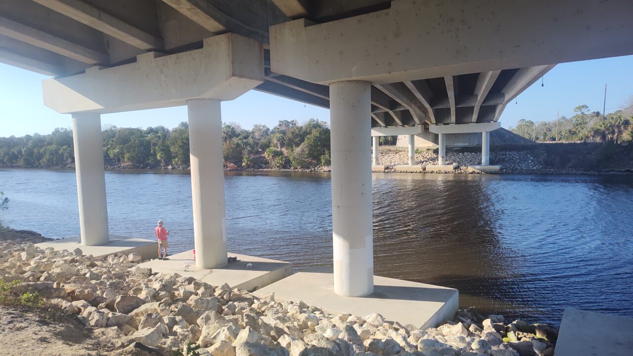 barge-canal-under-bridge-1280x720.jpg