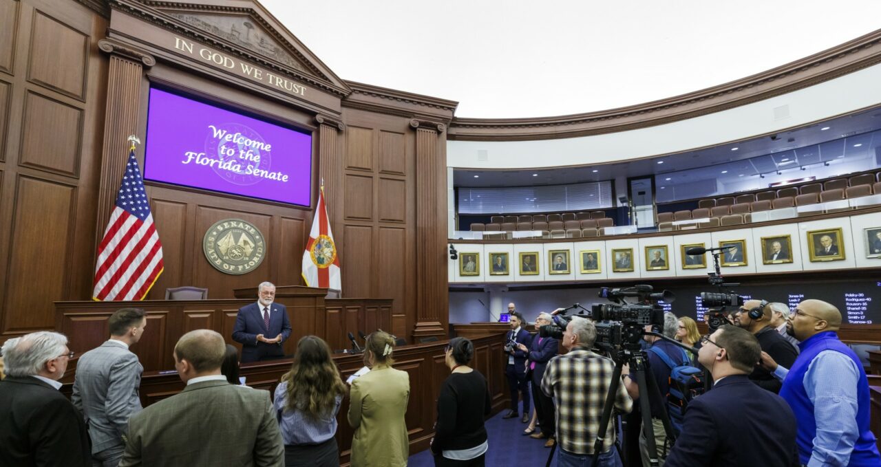 FLAPOL030425CH084