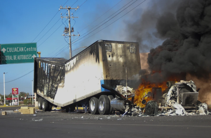 Burning truck Sinaloa AP