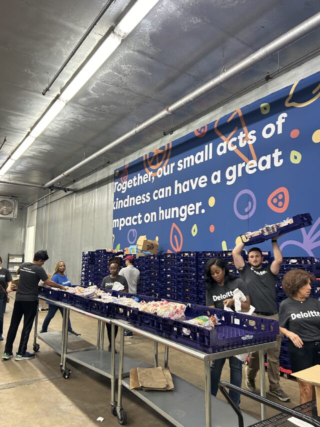 Deloitte volunteering at 2nd Harvest 3